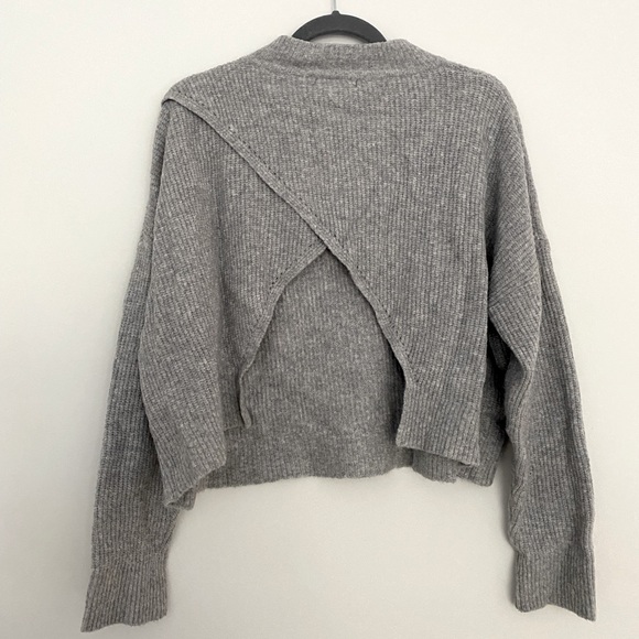 Open-back Lulus Crop Gray Sweater - Picture 1 of 5